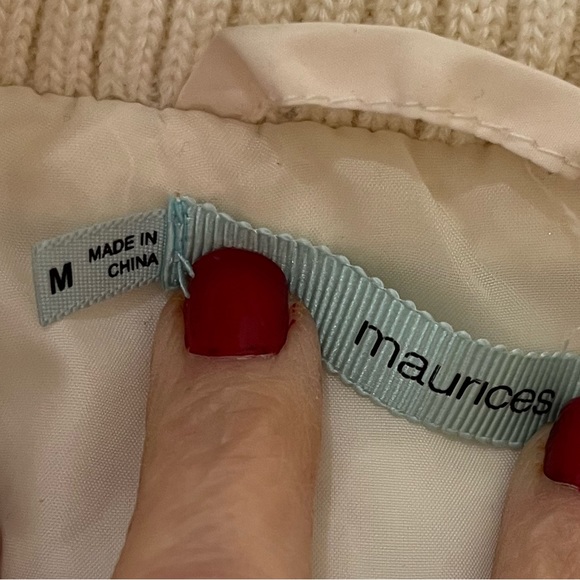 Cream-colored puffer vest - Picture 3 of 3